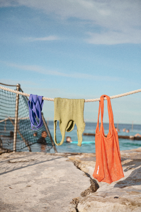 vermillion mesh market bag - Image 2